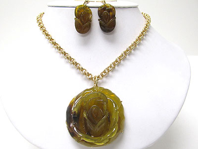 Acrylic large flower pendant necklace set