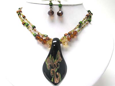 Murano glass works leaf shape pendant and mixed beads necklace set