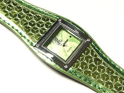 Sequins embedded leather band watch