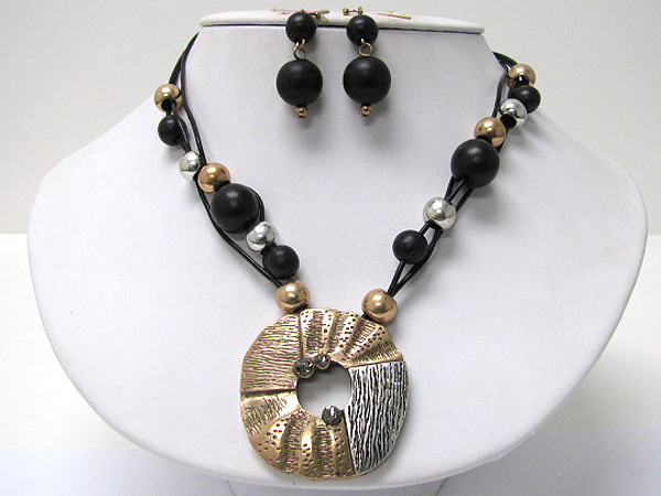 Metal art deco round pendant mixed beads necklace earring set