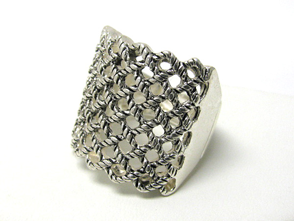 Metal texztured mesh stretch ring