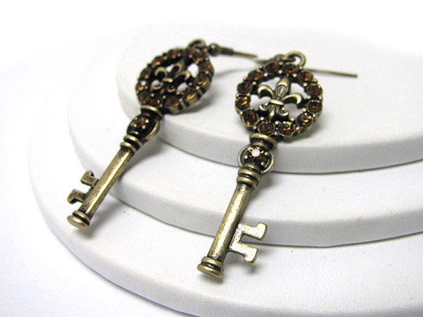 Crystal stud burnish metal key earring