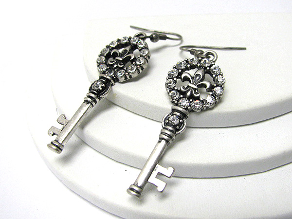 Crystal stud burnish metal key earring