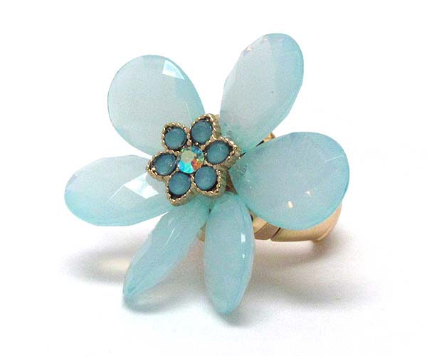 Crystal and acryl flower stretch ring