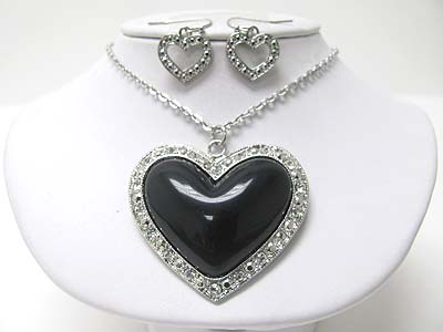 Crystal frame large acryl puffy heart pendant long  necklace set 