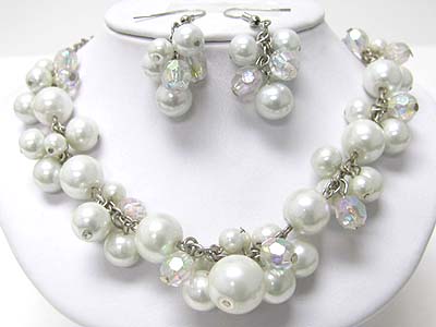 Mixed chunky cluster pearl beads and glass beads necklace earring set