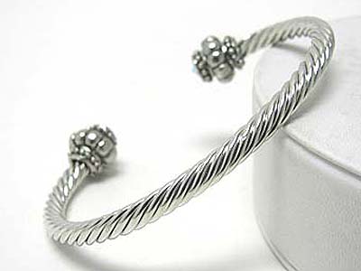 Stone edge metal cable bangle