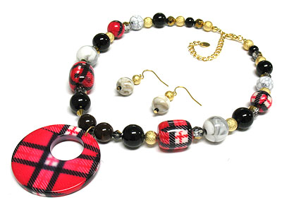 Dandy checker pattern donut pendant and beads ball necklace and earring set