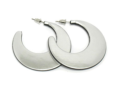 Metallic arc hoop earring - hoops