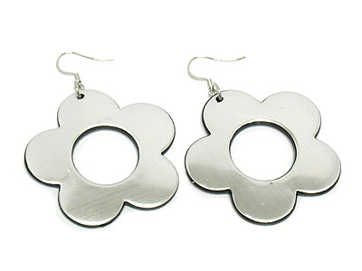 Metallic flower earring