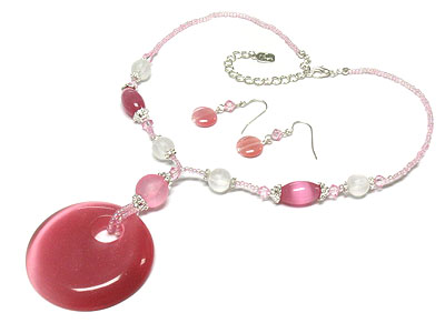 Round acryl pendant and see beads necklace and earring set