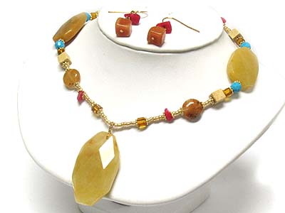 Natural stone pendant wood and multi beads deco necklace and earring set