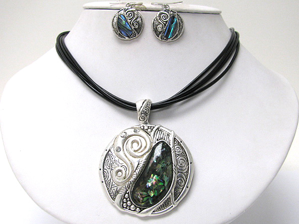 Abalone and metal art deco round pendant necklace earring set