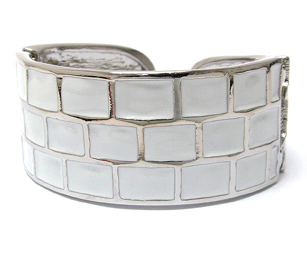 Metal epoxy multi square pattern on hing bangle