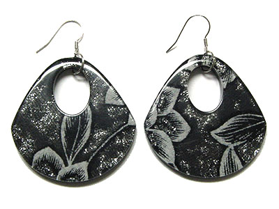 Flower pattern acryl earring