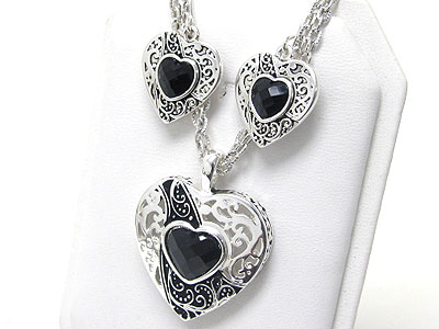 Facet stone and metal filigree heart pendant earring set