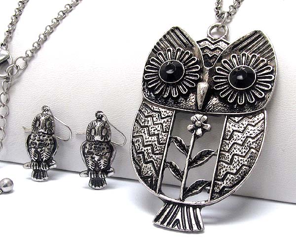 Crystal eye owl and on center body metal flower textered pendant long necklace earring set