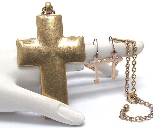 Metal scratch cross pendant long chain necklace earring set