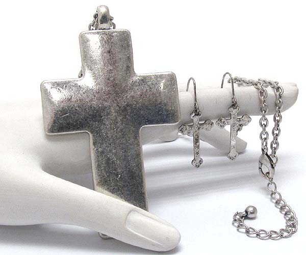 Metal scratch cross pendant long chain necklace earring set