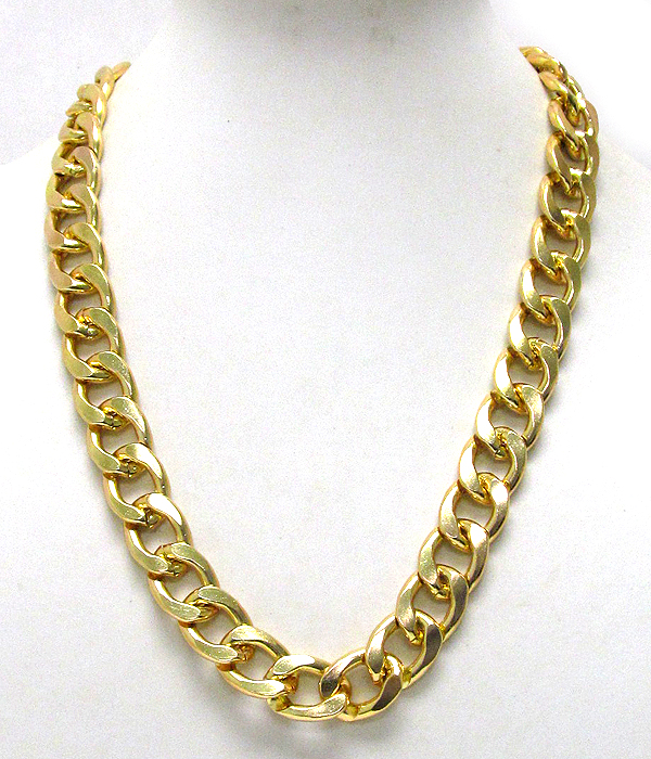 Metal chain link necklace