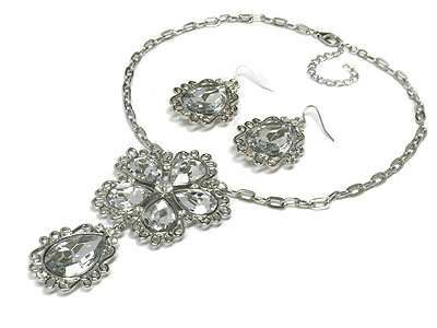 Epoxy stone flower necklace and earring set