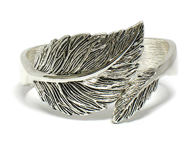 Leaf shape metal bangle