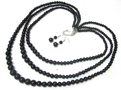 Triple layer pearl beads necklace and earring set