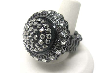 Crystal and metallic stone stud round stretch ring