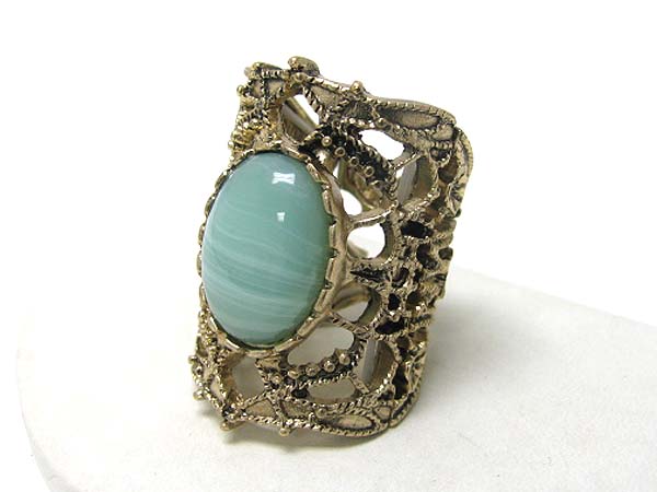 Oval stone and metal filigree stretch ring