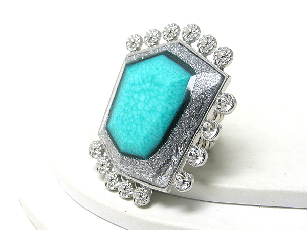 Crystal and facet stone cocktail stretch ring