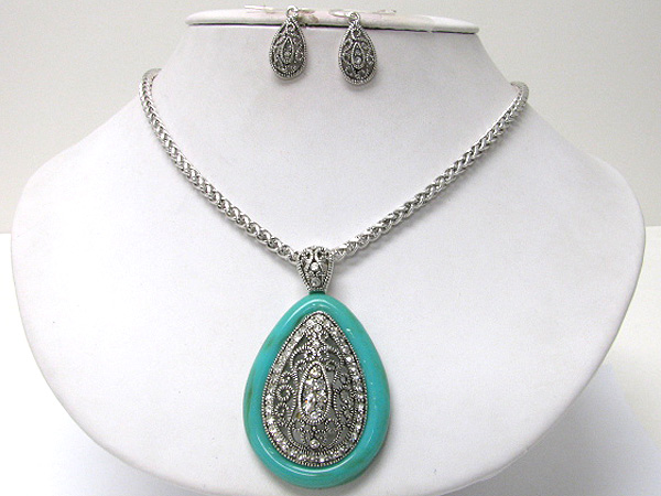 Formica stone and filigree metal tear drop pendant necklace earring set