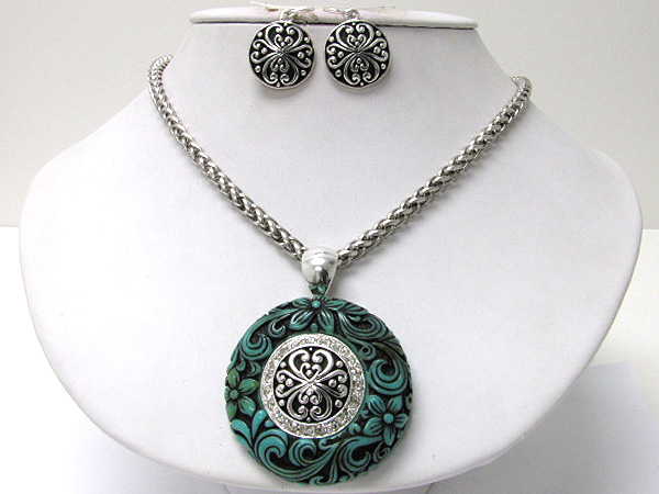 Formica stone and filigree metal round pendant necklace earring set