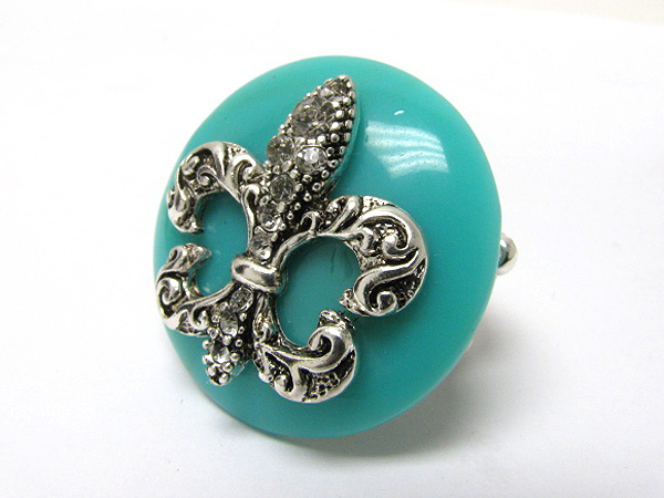 Fleur de lis on acryl stretch ring