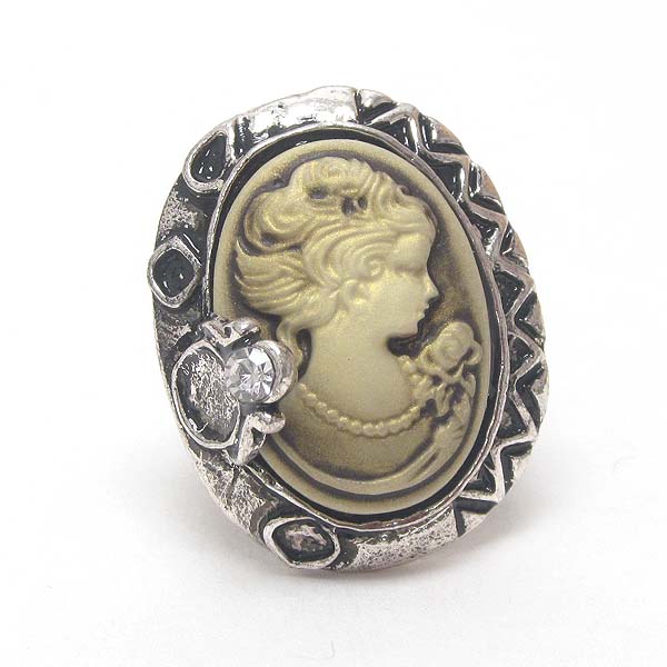 Cameo adjustable ring