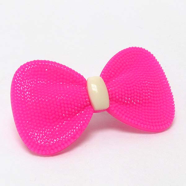 Acrylic large textured bow adjustable ring