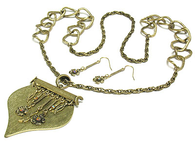 Antique style large pendant and long chain necklace and earring set