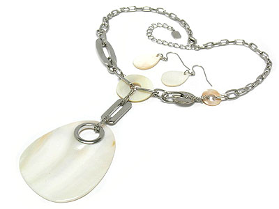 Natural shape shell pendant and chain necklace and earring set