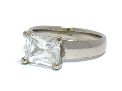 Cubic zirconia ring