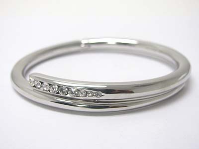 Crystal line thin hinge bangle