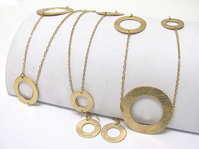 Scratch metal donut and chain link long necklace earring set - brass metal