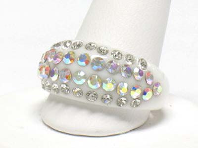 Crystal stud acryl fashion ring