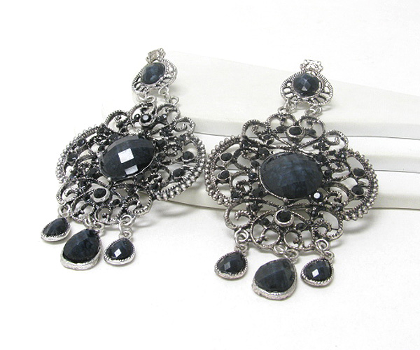 Crystal and metal filigree earring