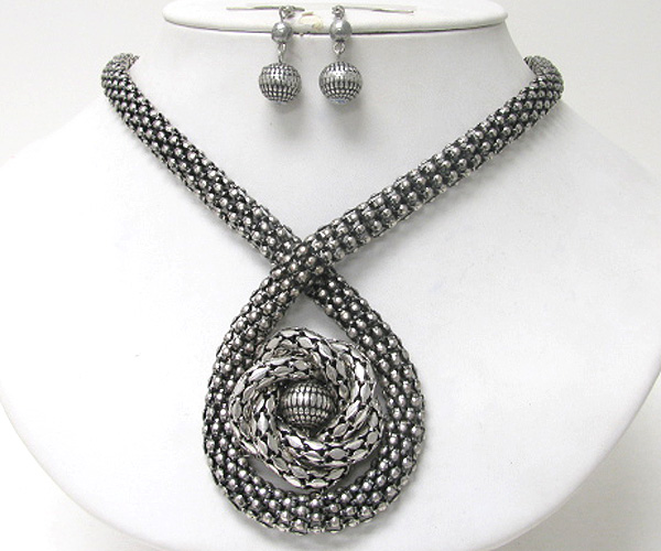 Metal tube chain center pendant necklace earring set