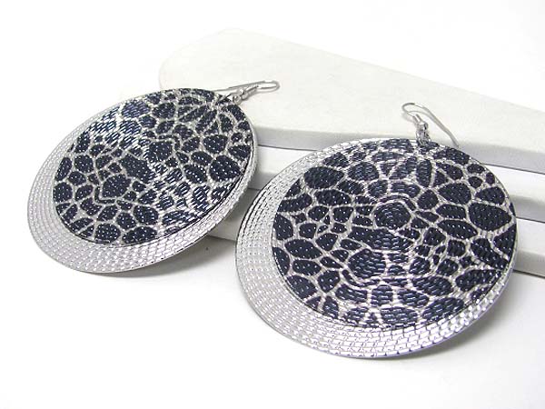 Animal print large and double metal disk earring