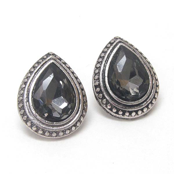 Teardrop stone earring