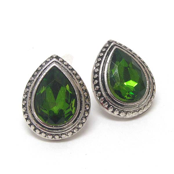 Teardrop stone earring