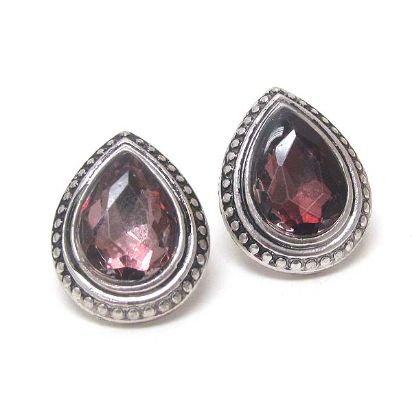 Teardrop stone earring