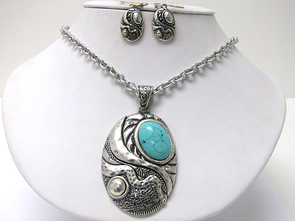 Turquoise stone and metal art deco pendant necklace earrign set