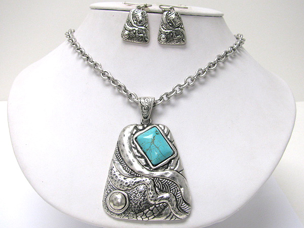 Turquoise stone and metal art deco pendant necklace earrign set