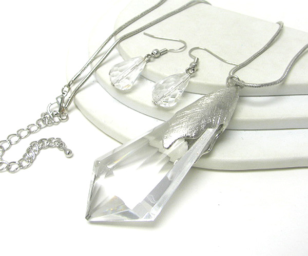 Facet crystal and scratch metal pendant necklace earring set